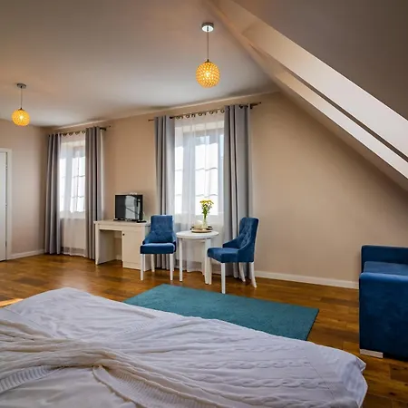 Pod Blekitnym Koniem Villa *